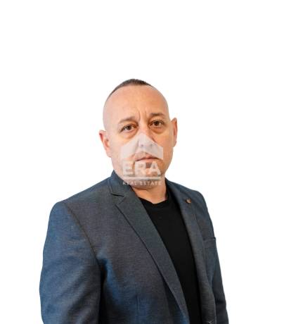 Момчил Коев