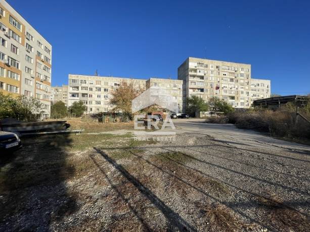 ЕКСКЛУЗИВНО! ЕРА Дръстър предлага за продажба поземлен имот до бензиностанция "BENITA" - гр. Силистра!