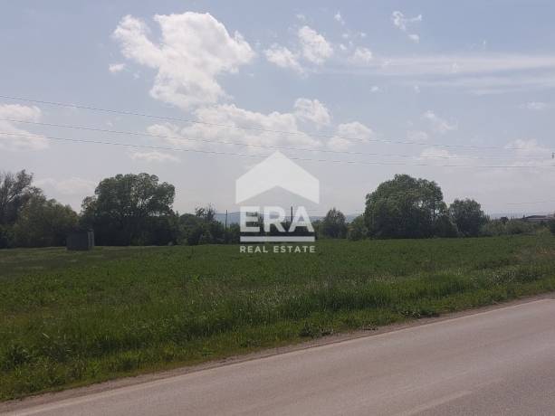 ЕРА ТЕРА продава парцел в с. Петърч