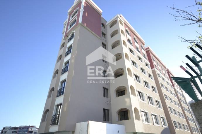 ***Тристаен апартамент в луксозна сграда***