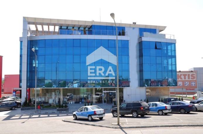 Търговска сграда за продажба във Враждебна, София