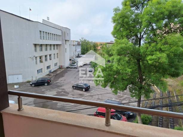 Цяла сграда за продажба в Радомир, област Перник