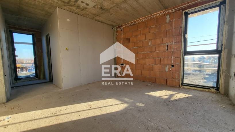 ЕРА Хоум продава самостоятелна къща в с. Оризари