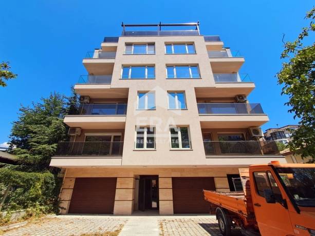 Тристаен апартамент за продажба, в новопостроена сграда с Акт 16, в кв. Бриз, Варна, под гимназиите
