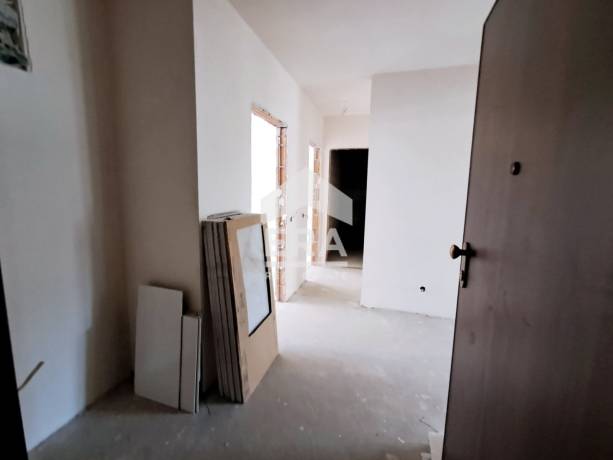 Тристаен апартамент за продажба, в новопостроена сграда с Акт 16, в кв. Бриз, Варна, под гимназиите