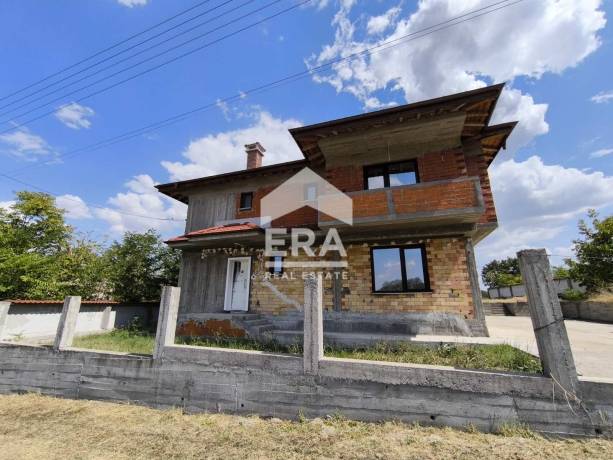 Къща за продажба в Татарево, област Хасково