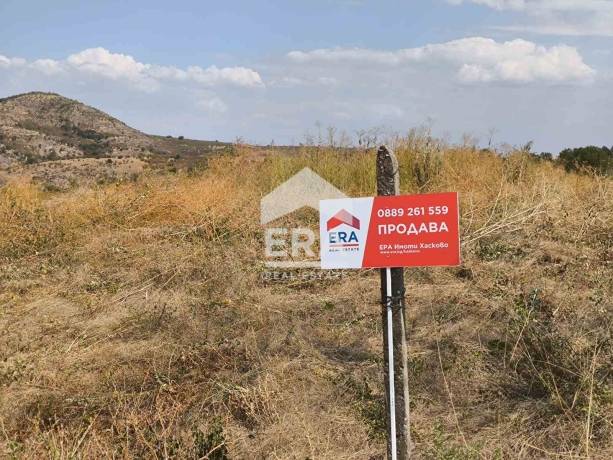 Атрактивен парцел в живописното село Татарево