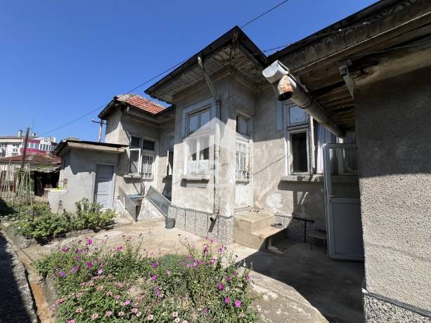ЕКСКЛУЗИВНО! ЕРА ДРЪСТЪР предлага за продажба къща в центъра на град Силистра!