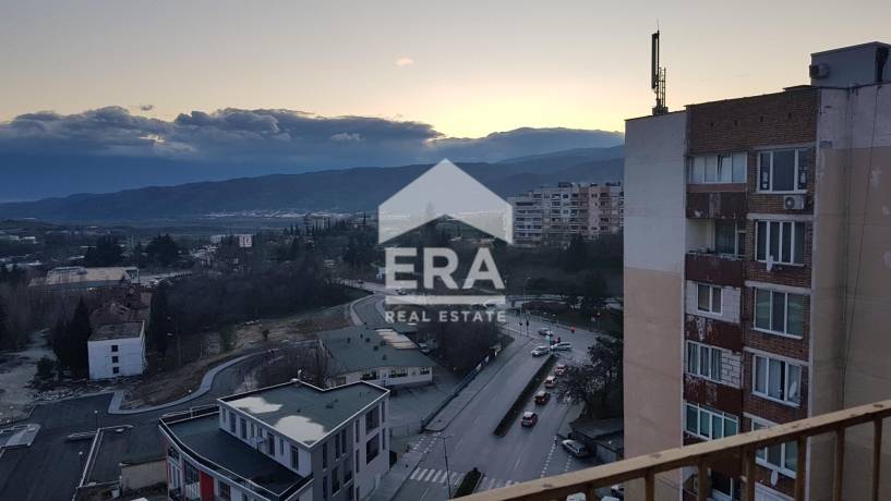 ЕРА Надежда продава четиристаен апартамент с невероятна гледка в гр. Сандански