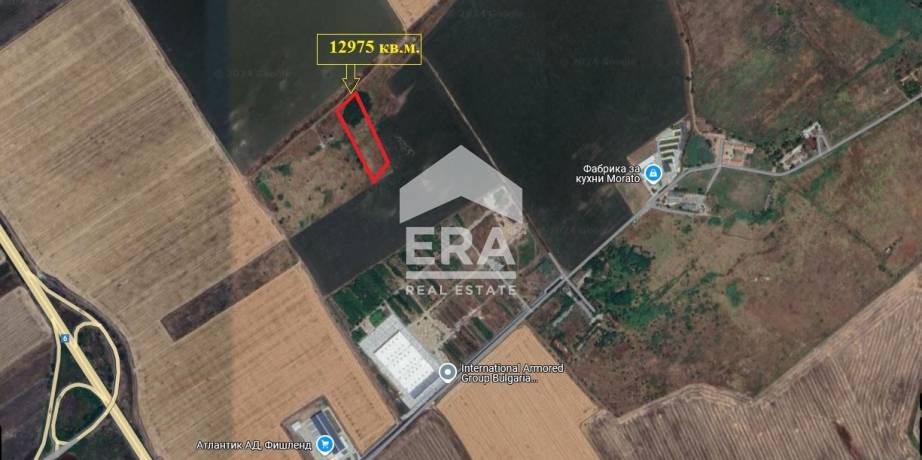 Продава парцел на 600 метра от пътния възел за „Джъмбо” и „Лукойл”!