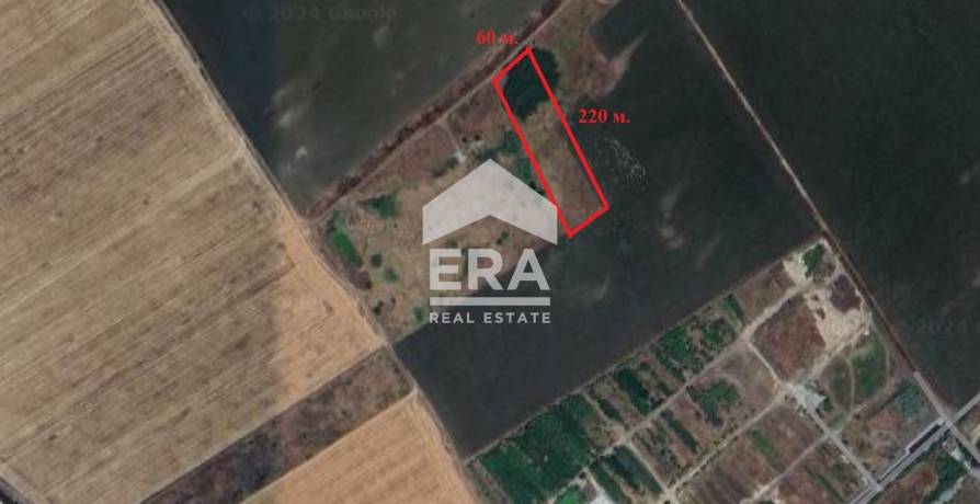 Продава парцел на 600 метра от пътния възел за „Джъмбо” и „Лукойл”!