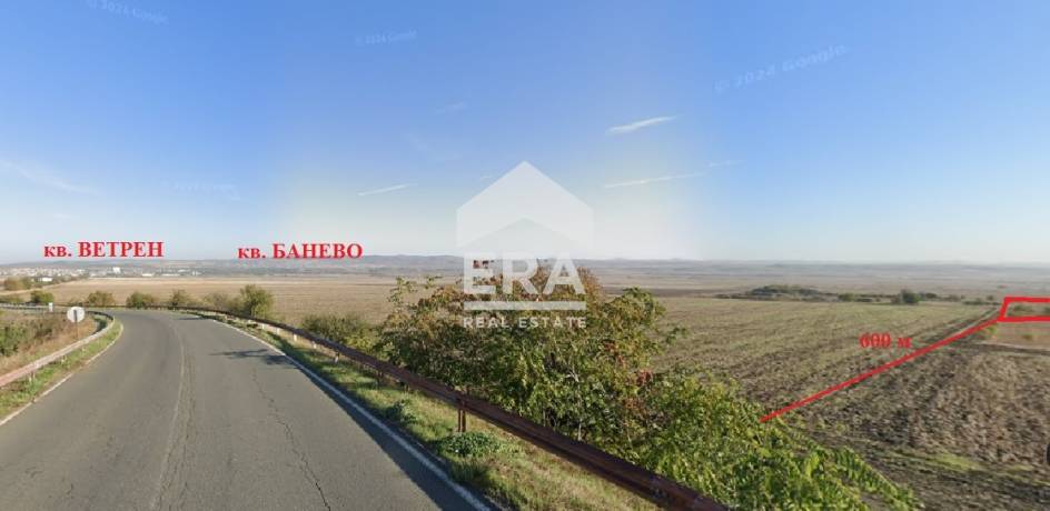 Продава парцел на 600 метра от пътния възел за „Джъмбо” и „Лукойл”!