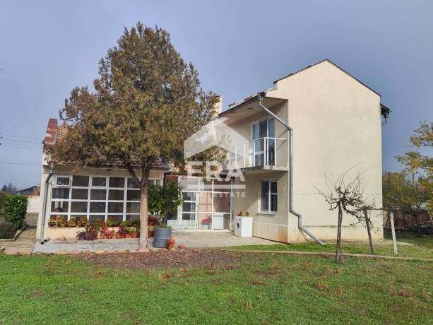 ЕРА МАКС продава атрактивен имот в с. Кукорево с две къщи общо 279 кв.м. РЗП