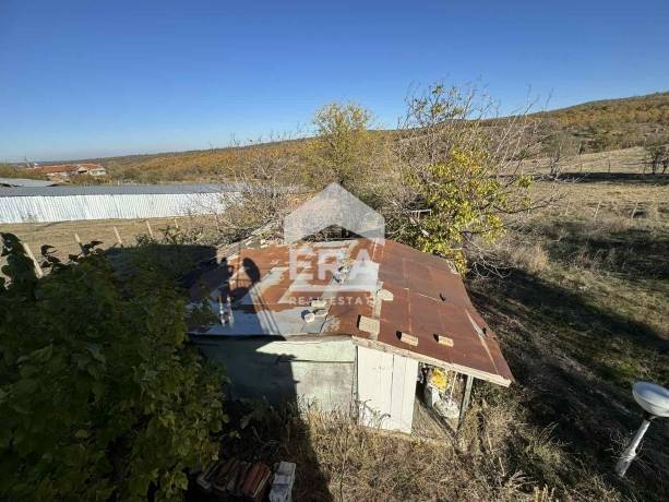 Уютна къща в живописното село Любеново
