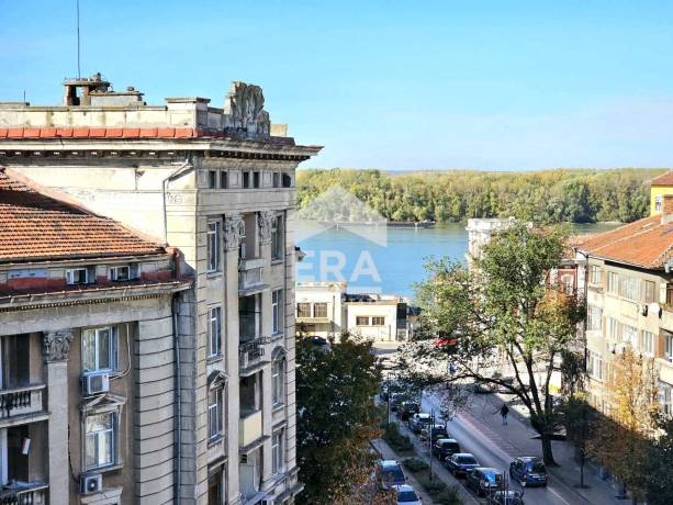 ЕКСКЛУЗИВНО! Емблематична сграда в сърцето на Русе