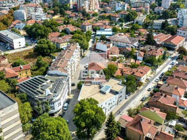 Офис сграда за продажба в Широк Център, Русе