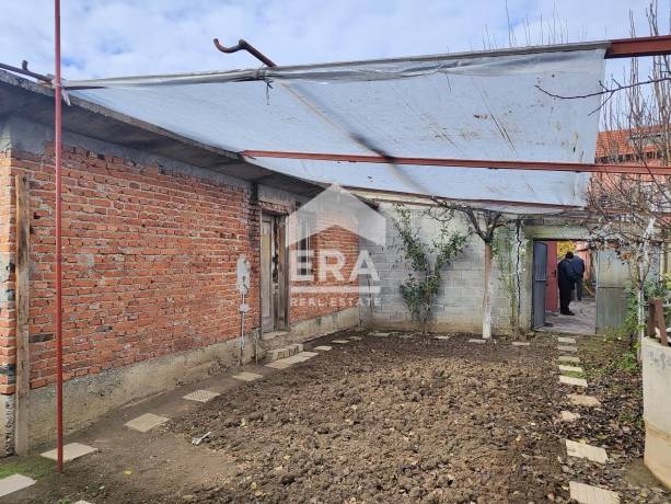 ЕРА МАКС предлага за продажба имот с РЗП 183 кв.м.в , в парцел от 342 кв.м. - с.Кукорево