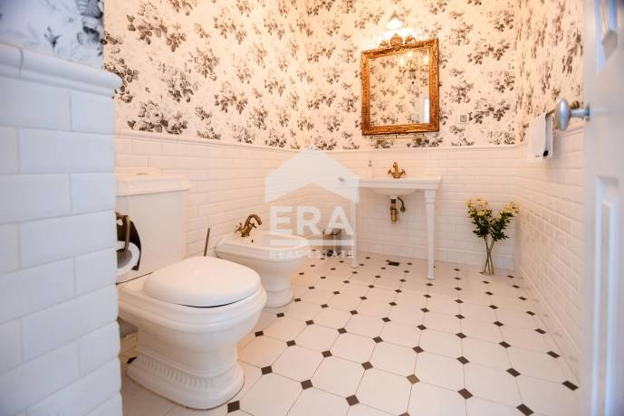 Ексклузивен аристократичен имот за продажба в гр. Банкя