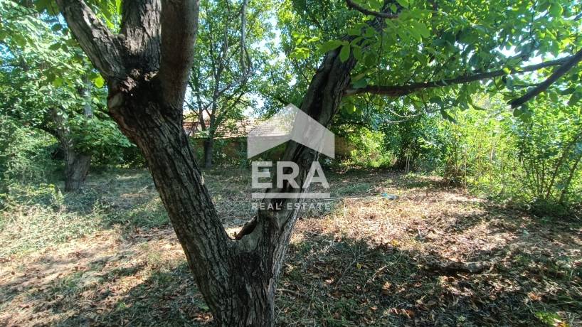ЕРА ИмотиТе предлага Ексклузивно за продажба УПИ - 2130 кв.м. в с. Априлово, общ Попово.