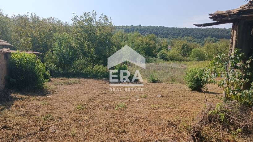 Ексклузивно! ЕРА ИмотиТе предлага за продажба УПИ с площ от 539 кв.м. в с.Априлово, община Попово.