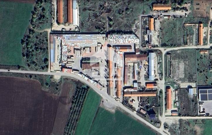 Складова база за продажба с дългогодишни наематели в с. Петърч
