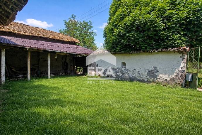ЕКСКЛУЗИВНО! ЕРА ИмотиТе предлага за продажба Къща, 1007 кв.м. дворно място, с. Тръбач