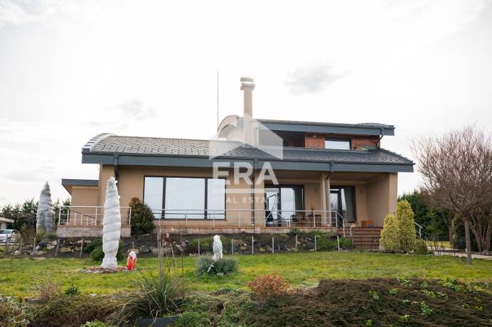 Къща за продажба в Стамболийски, област Хасково