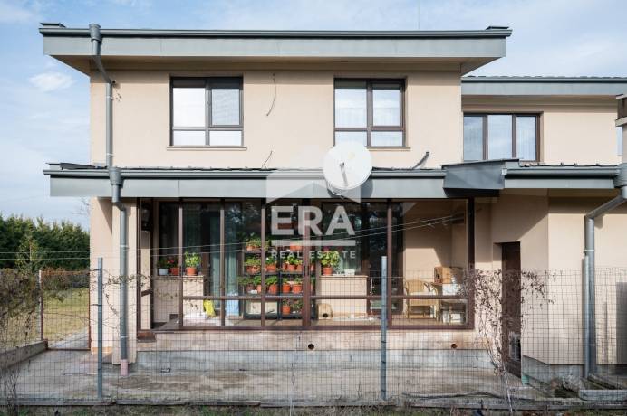 Къща за продажба в Стамболийски, област Хасково