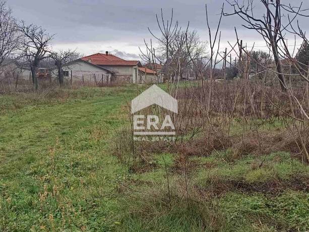 ЕКСКЛУЗИВНО! Парцел за жилищното строителство в центъра на с. Камен бряг, обл. Добрич за продажба, с площ 795 кв.м.