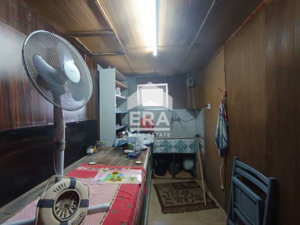 ЕКСКЛУЗИВНО! Едноетажна къща с голямо дворно място в гр. Белослав за продажба, с РЗП 45 кв.м. и двор 1228 кв.м.