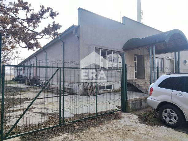 ЕРА МАКС продава Бизнес имот в промишлената зона на гр. Ямбол с РЗП от 1500 кв.м. в парцел 4093 кв.м