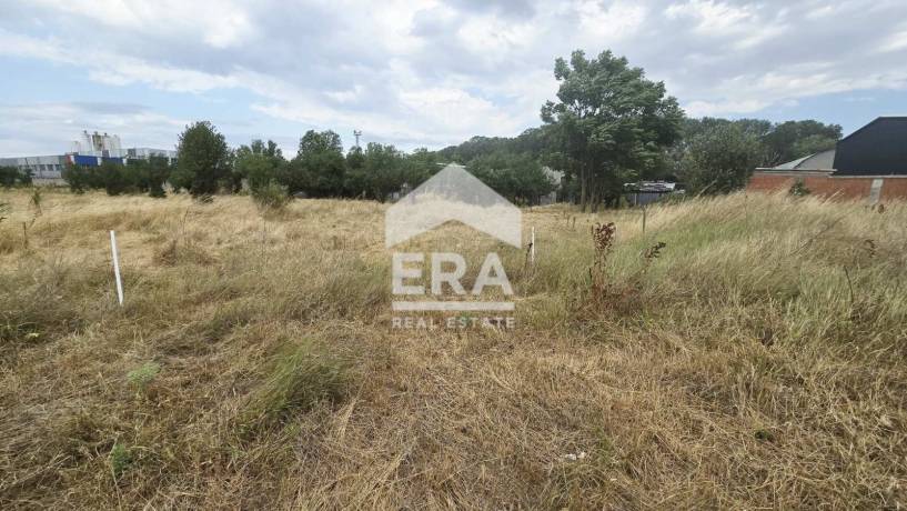 ERA Централ Ви прдлага за продажба поземлен имот в кв. Враждебна.