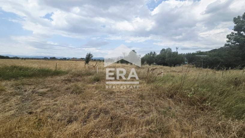 ERA Централ Ви прдлага за продажба поземлен имот в кв. Враждебна.