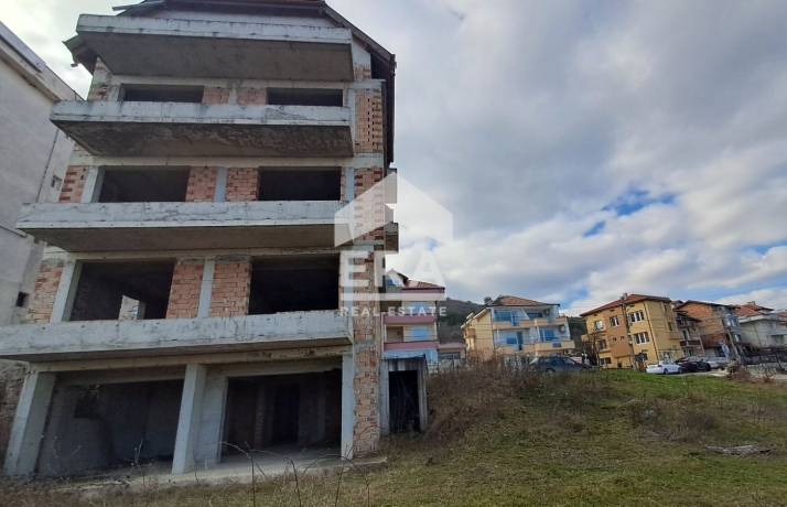 Пететажна новострояща се къща за продажба, с морска панорама, двор и 3 паркоместа, в близост до Кметството в гр. Обзор, общ. Несебър
