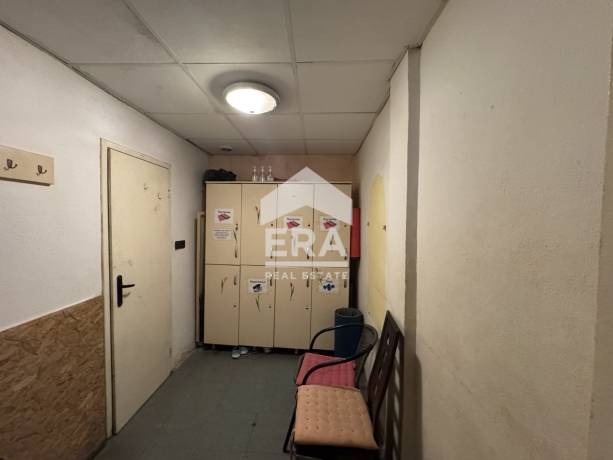 Фитнес зала на две нива за продажба, в самостоятелна тухлена сграда, район Окръжна болница, Варна, до Лидл