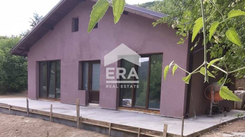 ЕРА Надежда продава нова къща с двор в Желен, гр. Своге