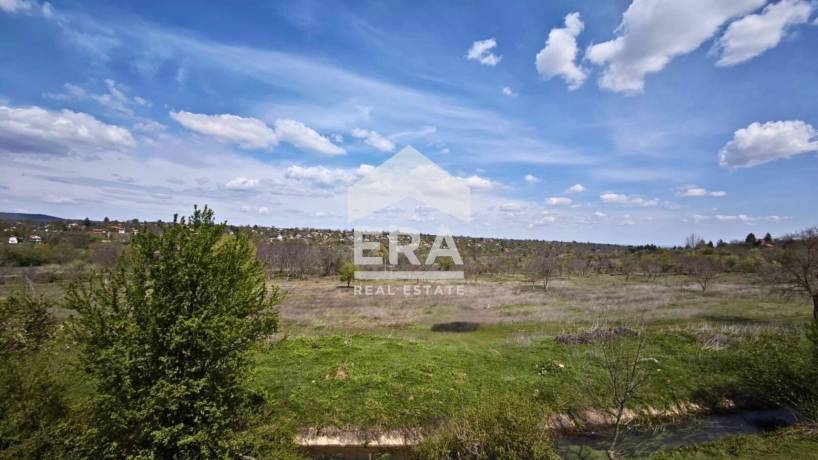 Къща за продажба във Вилна зона, Търговище