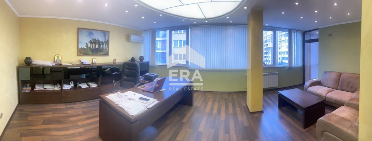 ЕРА продава голям напълно оборудван офис в луксозна сграда близо до ВМА