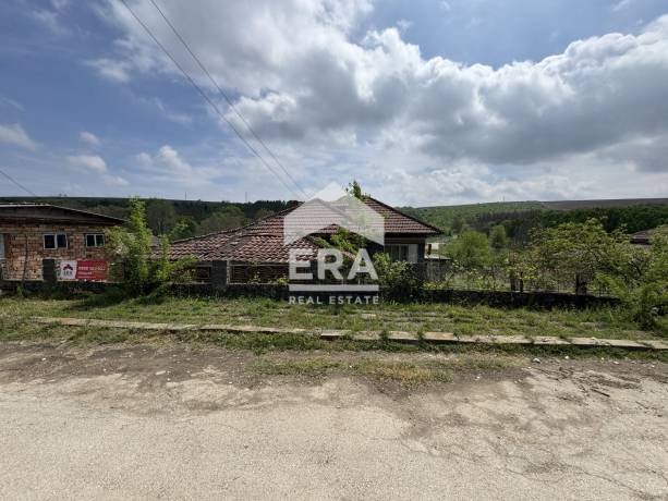 ЕКСКЛУЗИВНО! ЕРА ДРЪСТЪР предлага за продажба къща в село Сребърна!
