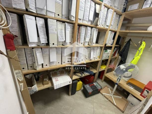 Частично обзаведен офис за продажба, в нова бизнес сграда, район Базар Левски, Варна, в близост до Майчин дом