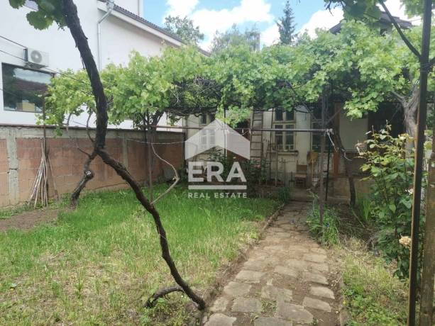 Къща за продажба в Център, Ловеч