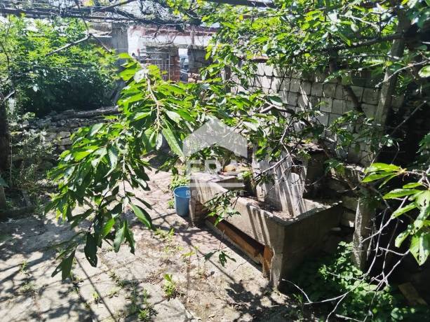 Само в ЕРА Имоти Хасково !Едноетажна къща е село Крум