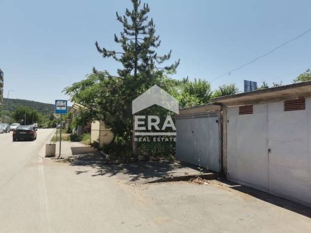 ЕКСКЛУЗИВНО !!! ЕРА ОСЪМ предлага за продажба гараж в кв. Младост в град Ловеч.