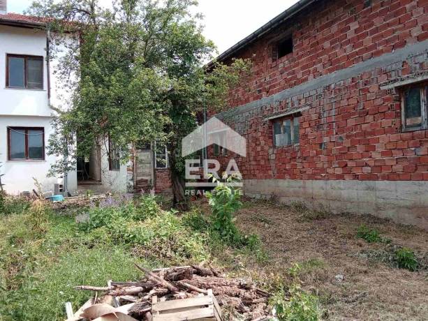 Къща за продажба в Хлевене, област Ловеч