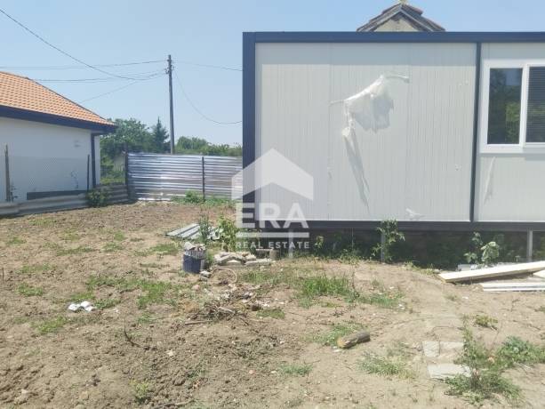 Само в ЕРА Имоти Хасково!Малка вила с фургон и слънчев парцел в кв.,,Кенана,, – гр. Хасково