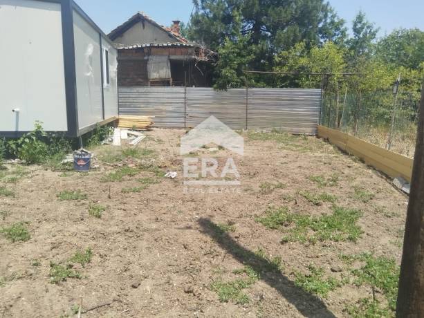 Само в ЕРА Имоти Хасково!Малка вила с фургон и слънчев парцел в кв.,,Кенана,, – гр. Хасково