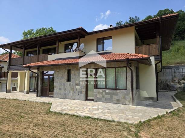 ЕКСКЛУЗИВНО! Ера Осъм предлага за продажба имот в Тетевенския балкан