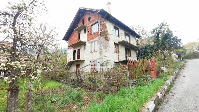Многофамилна къща в гр. Сапарева баня