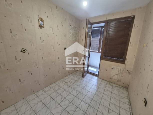 ERA Casa ЕКСКЛУЗИВНО Продава Тристаен апартамент в ж.к. Даме Груев