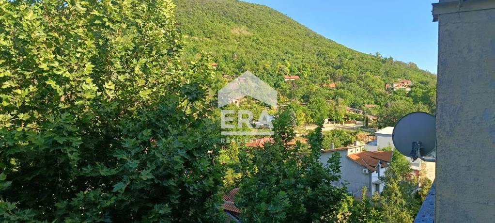 Тристаен апартамент с Г-образна кухня в гр. Провадия за продажба, с площ 91,34 кв.м.